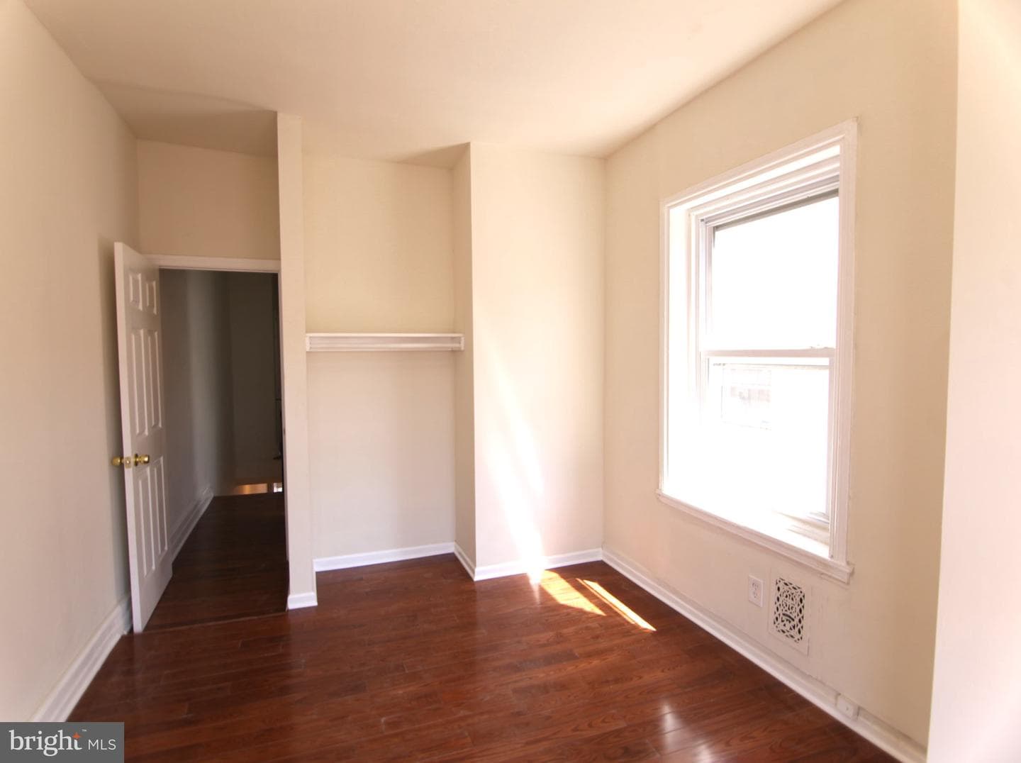 1530 W Fontain Street photo 6