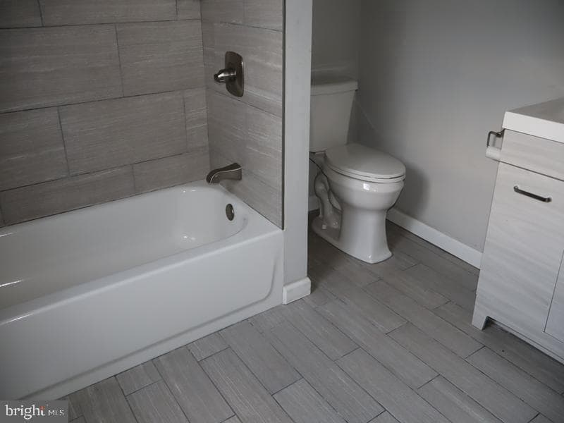 2226 Sigel Street photo 5