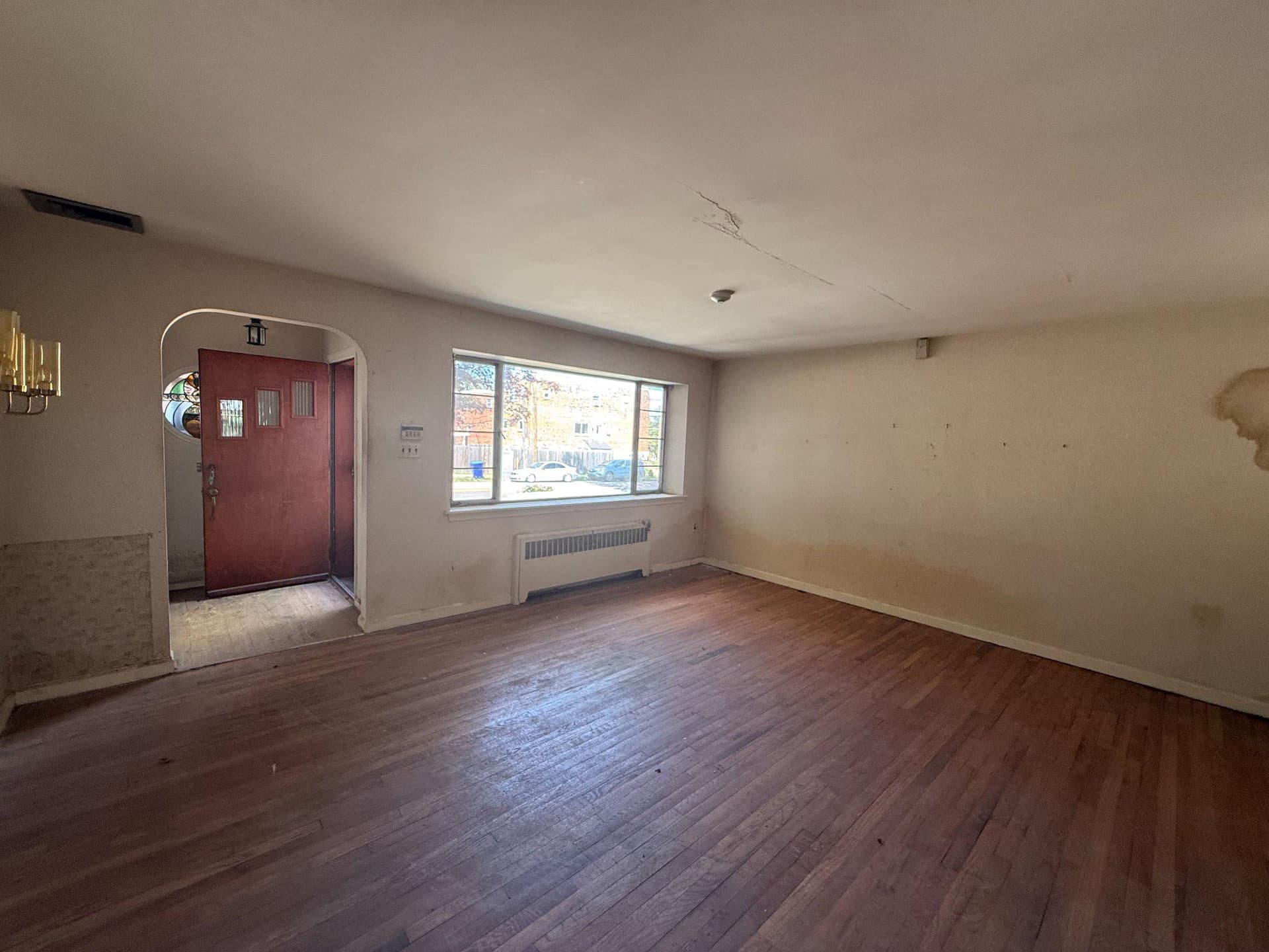 836 Strahle Street photo 4