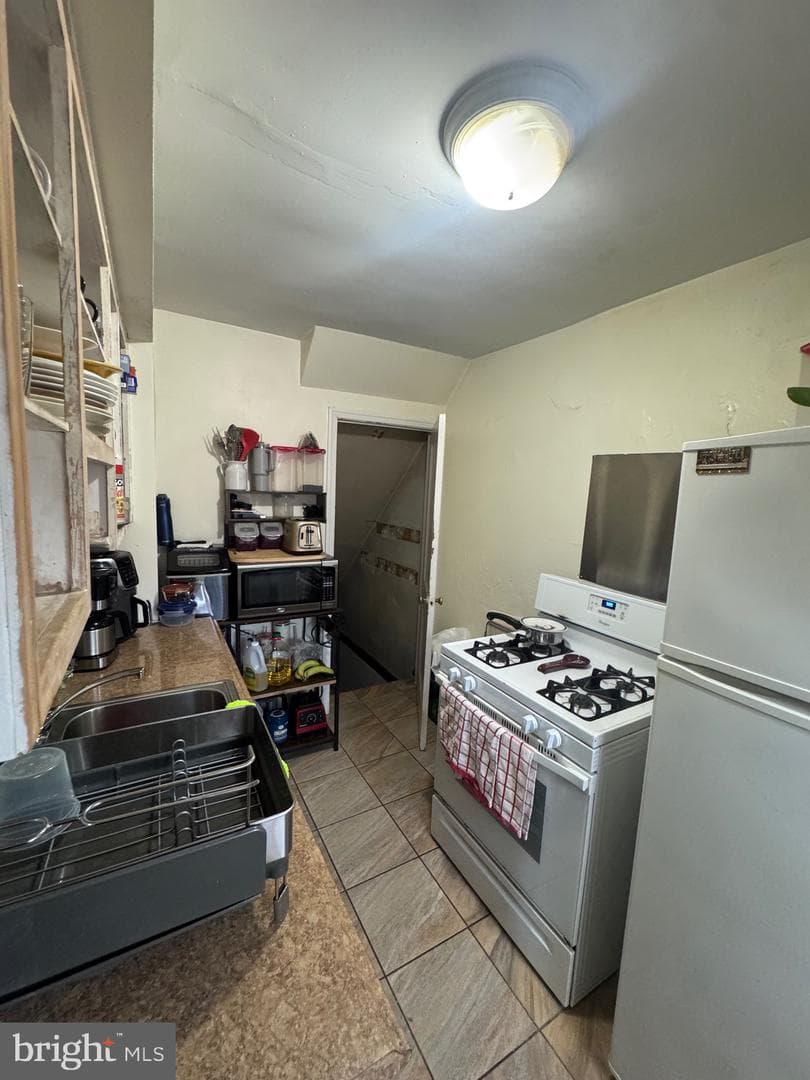 8121 Terry Street photo 12