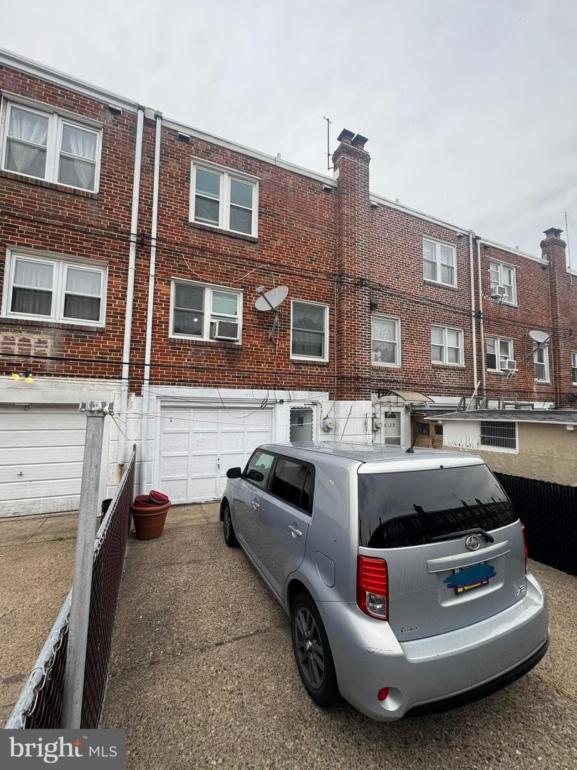 8121 Terry Street photo 25