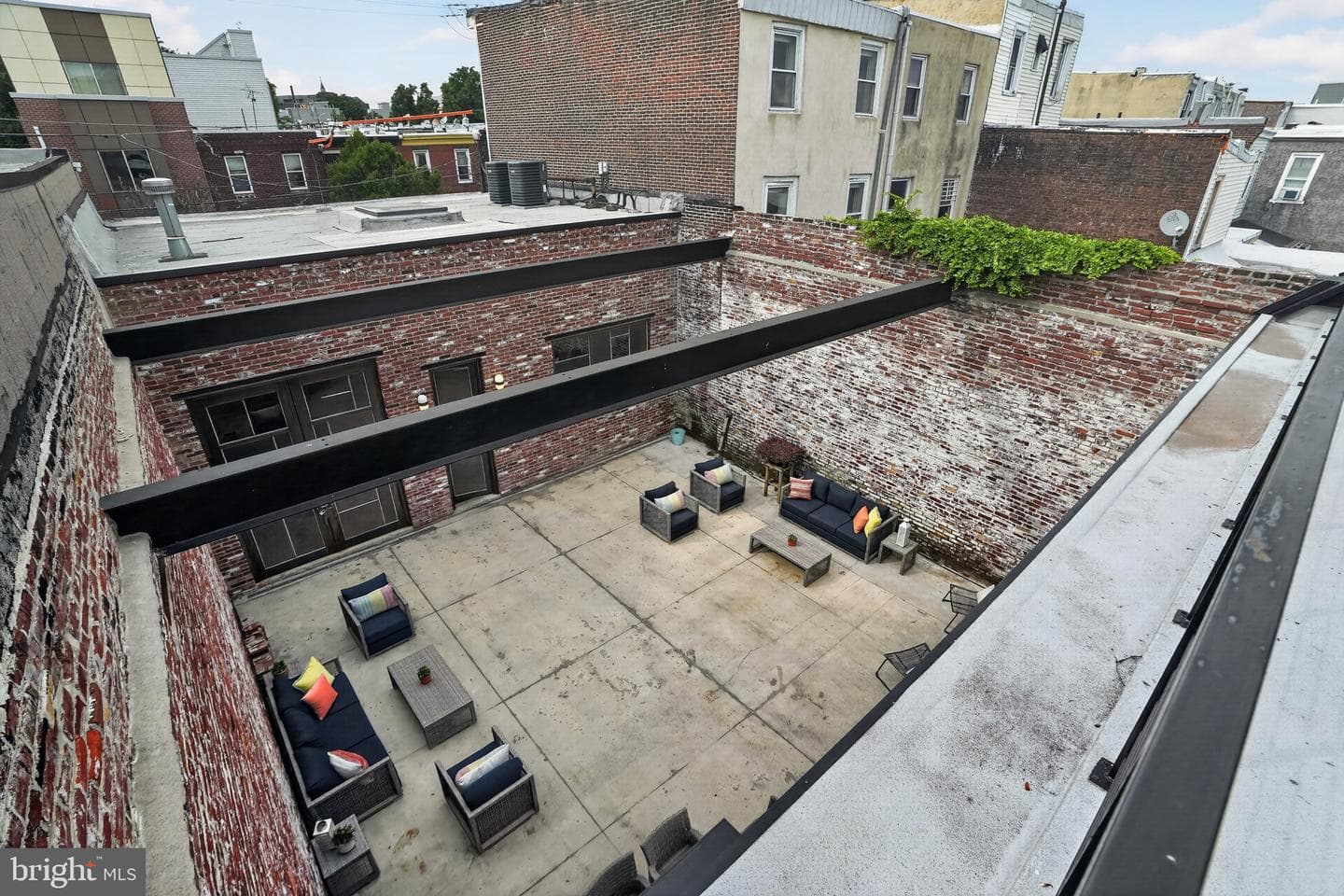 2619-21 Emerald Street photo 4