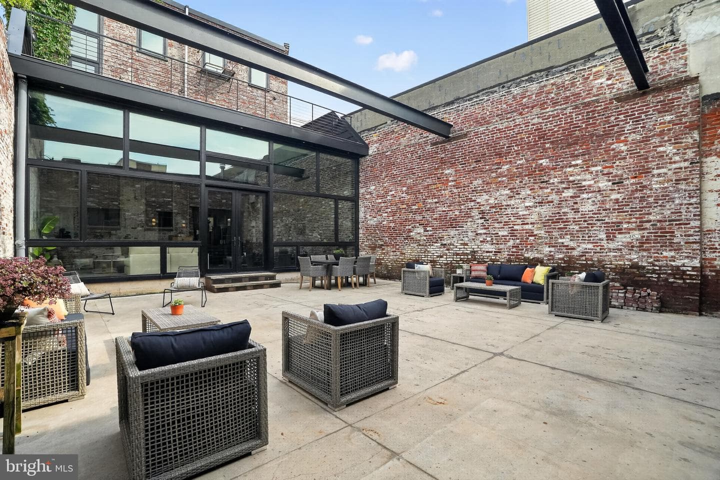 2619-21 Emerald Street photo 9