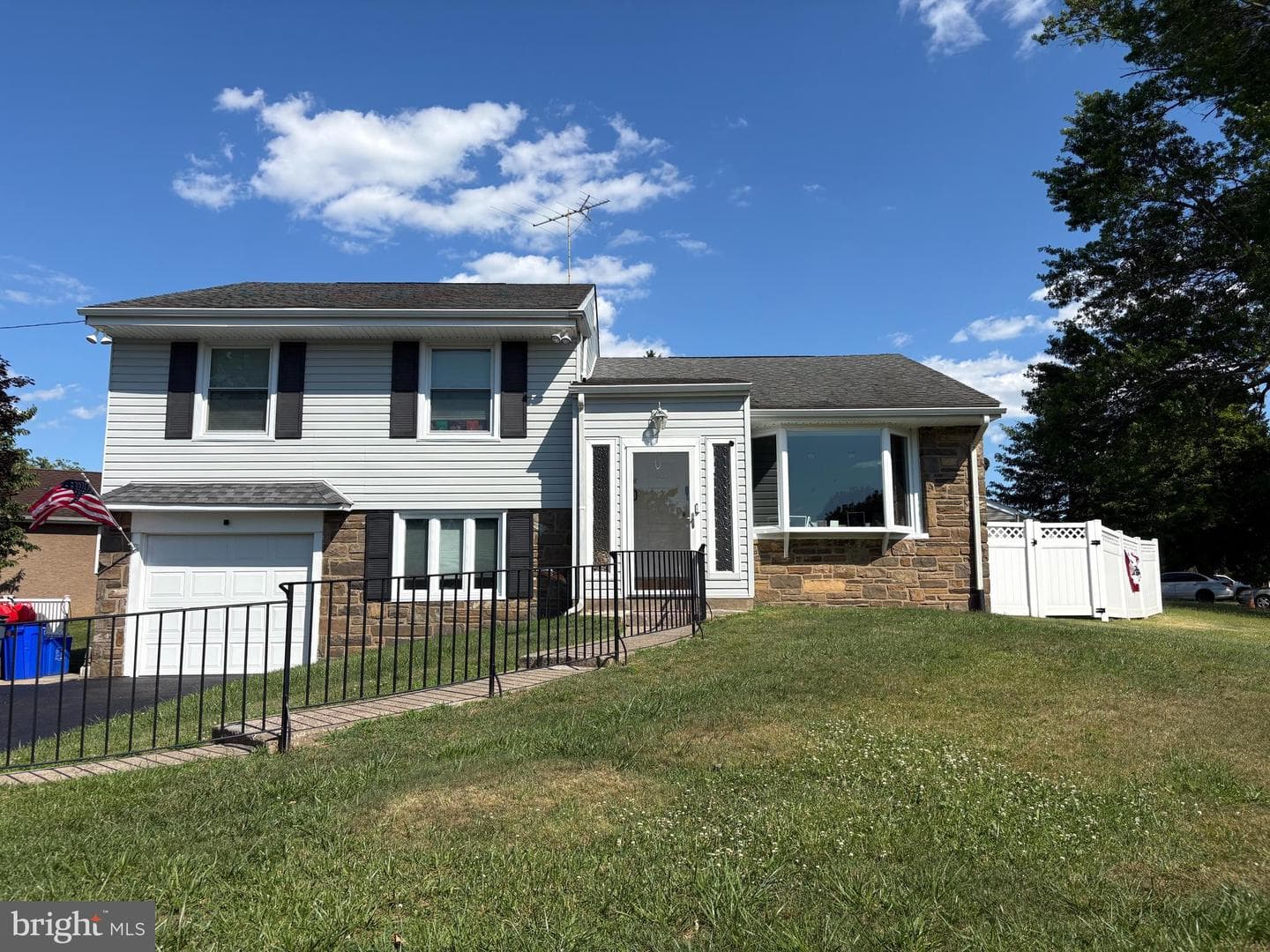 1101 Creswood Road, Philadelphia