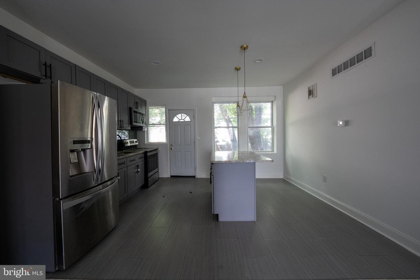5333 Malcolm St photo 4