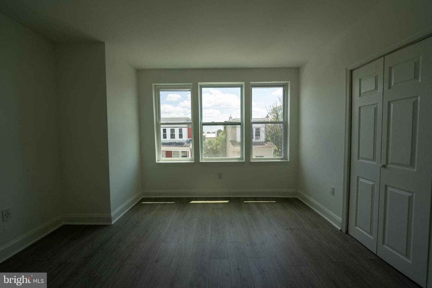 5333 Malcolm St photo 8