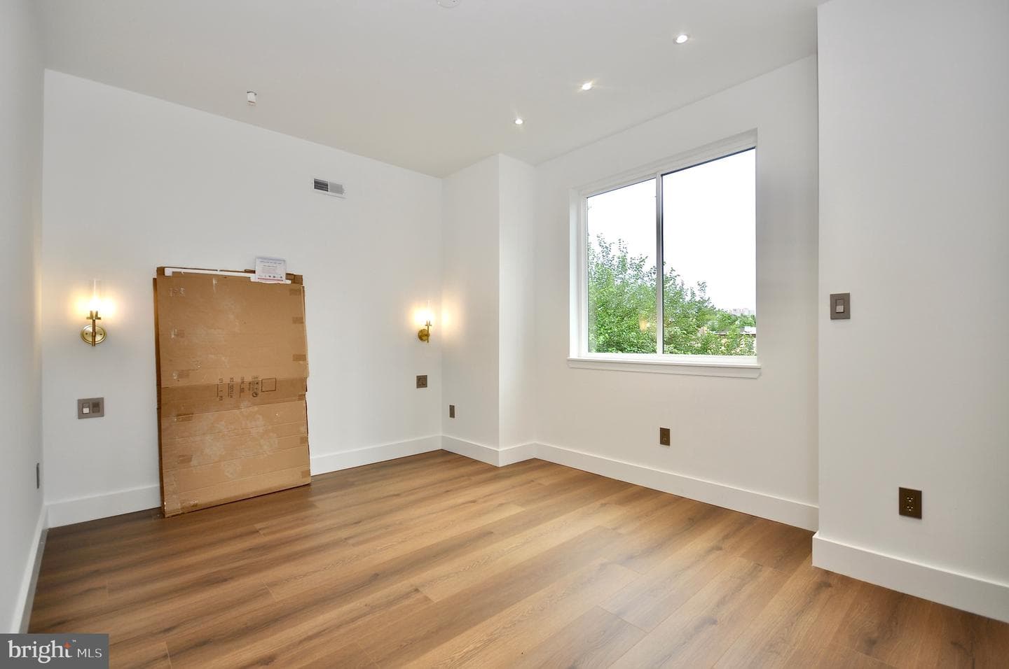 2043 N Orkney St photo 42