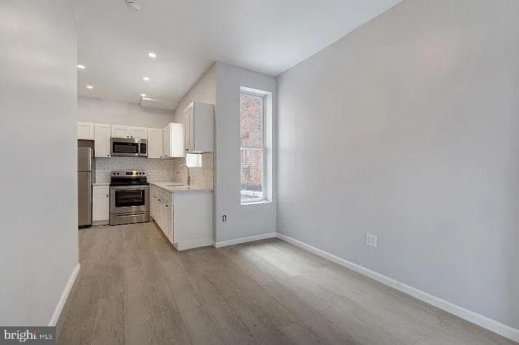 2349 N Park Avenue photo 11
