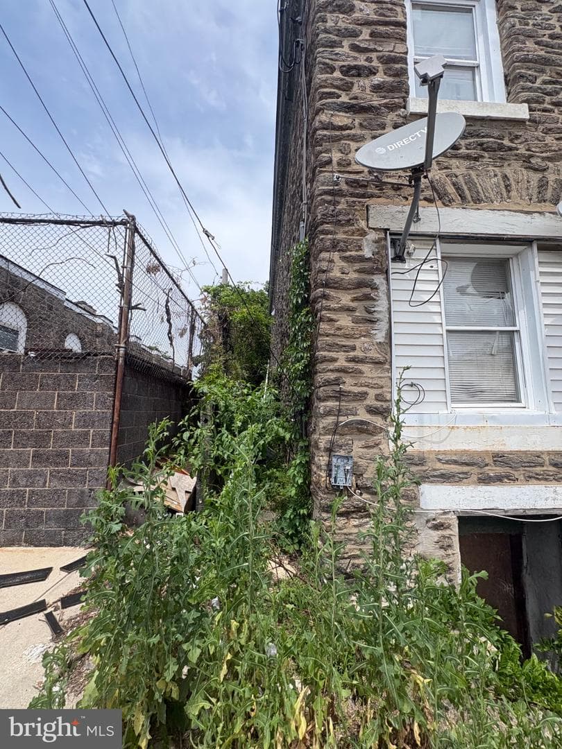 2037 W Toronto Street, Philadelphia