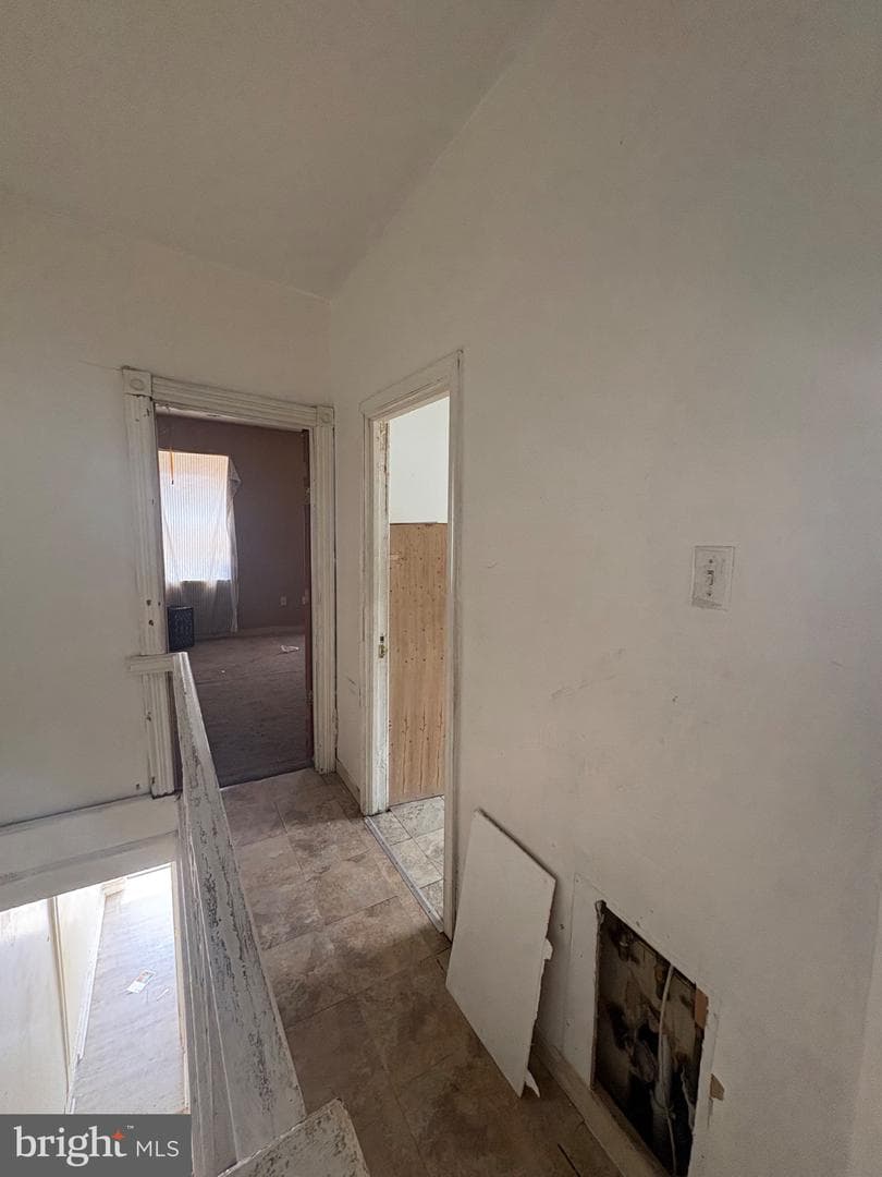 2037 W Toronto Street photo 9