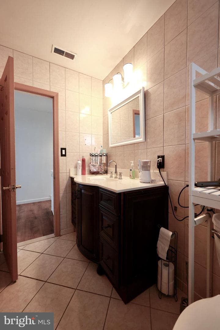 9947 Montour Street photo 31