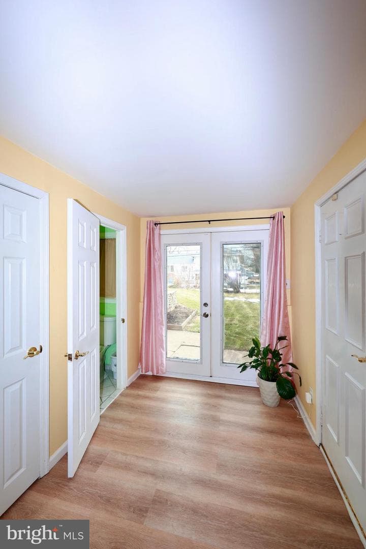 9947 Montour Street photo 32