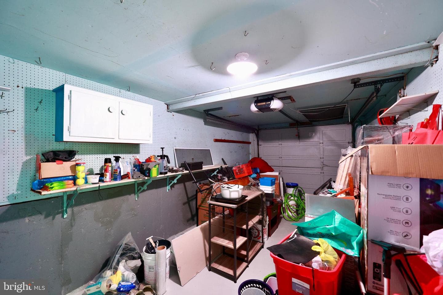 9947 Montour Street photo 36