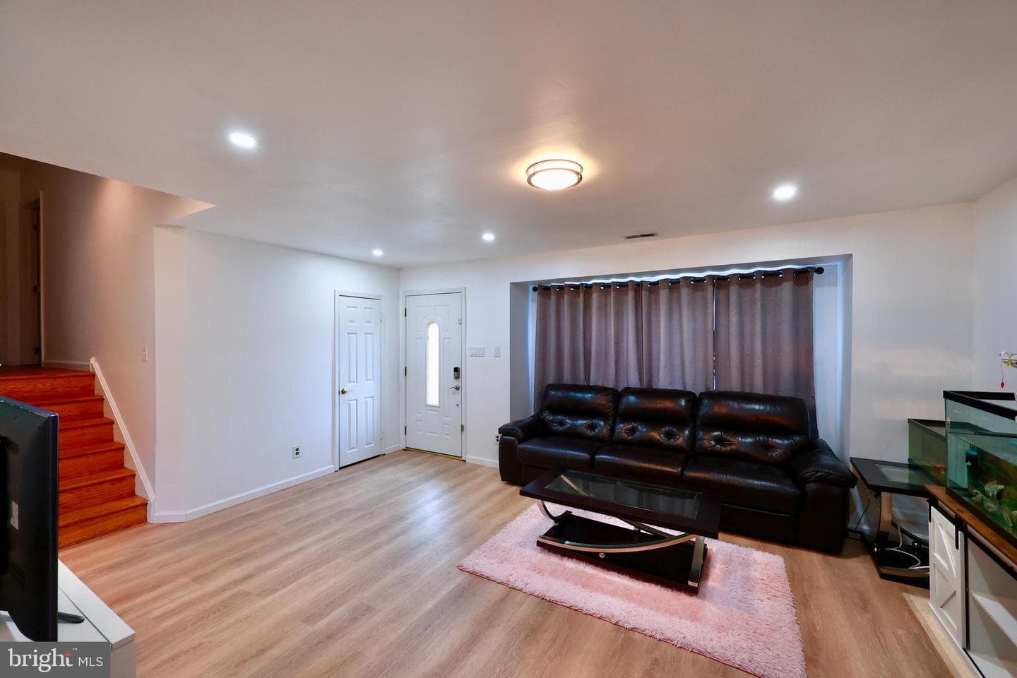 9947 Montour Street photo 8