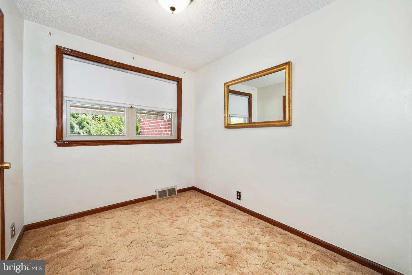 7703 Lister Street photo 18