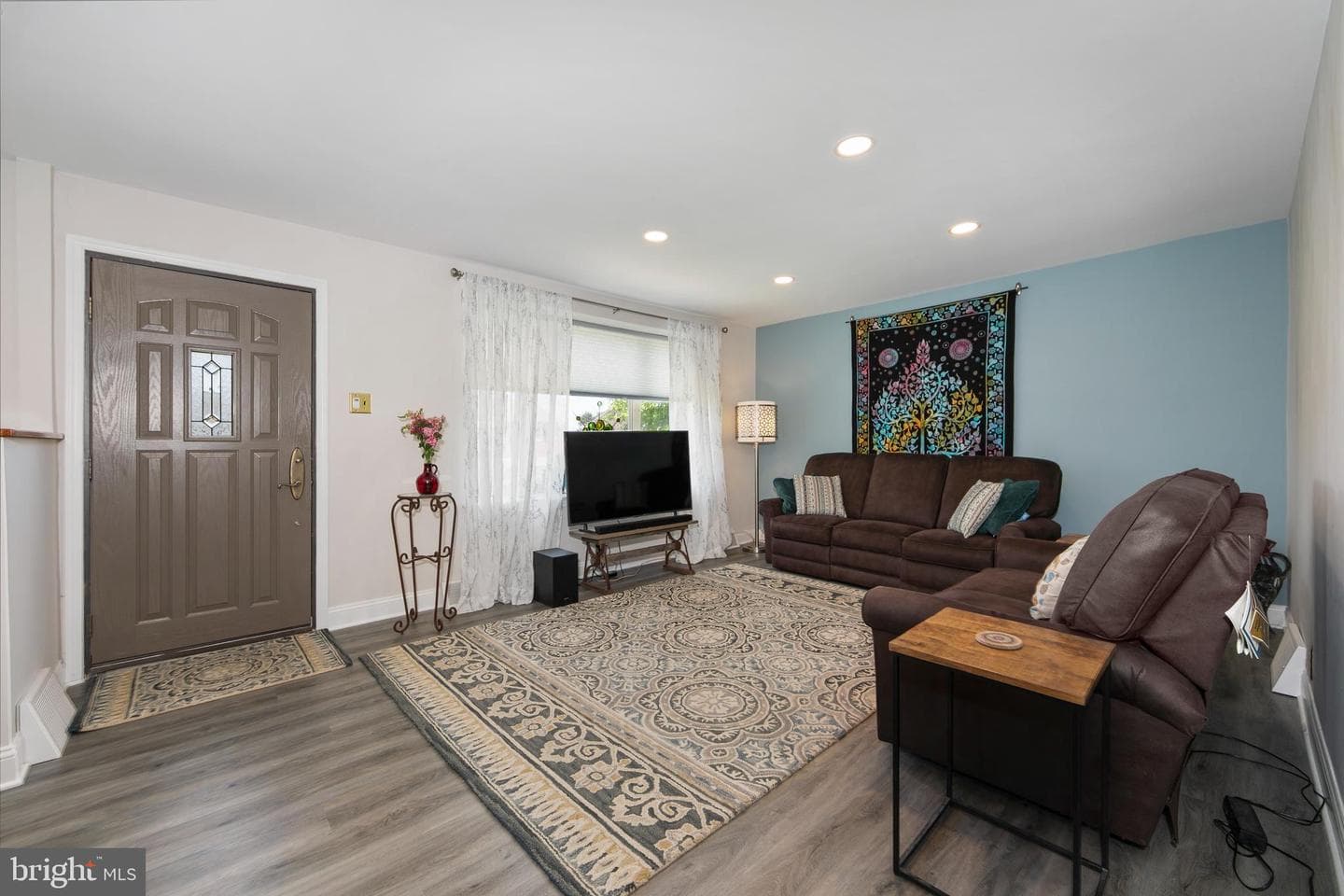 7703 Lister Street photo 4