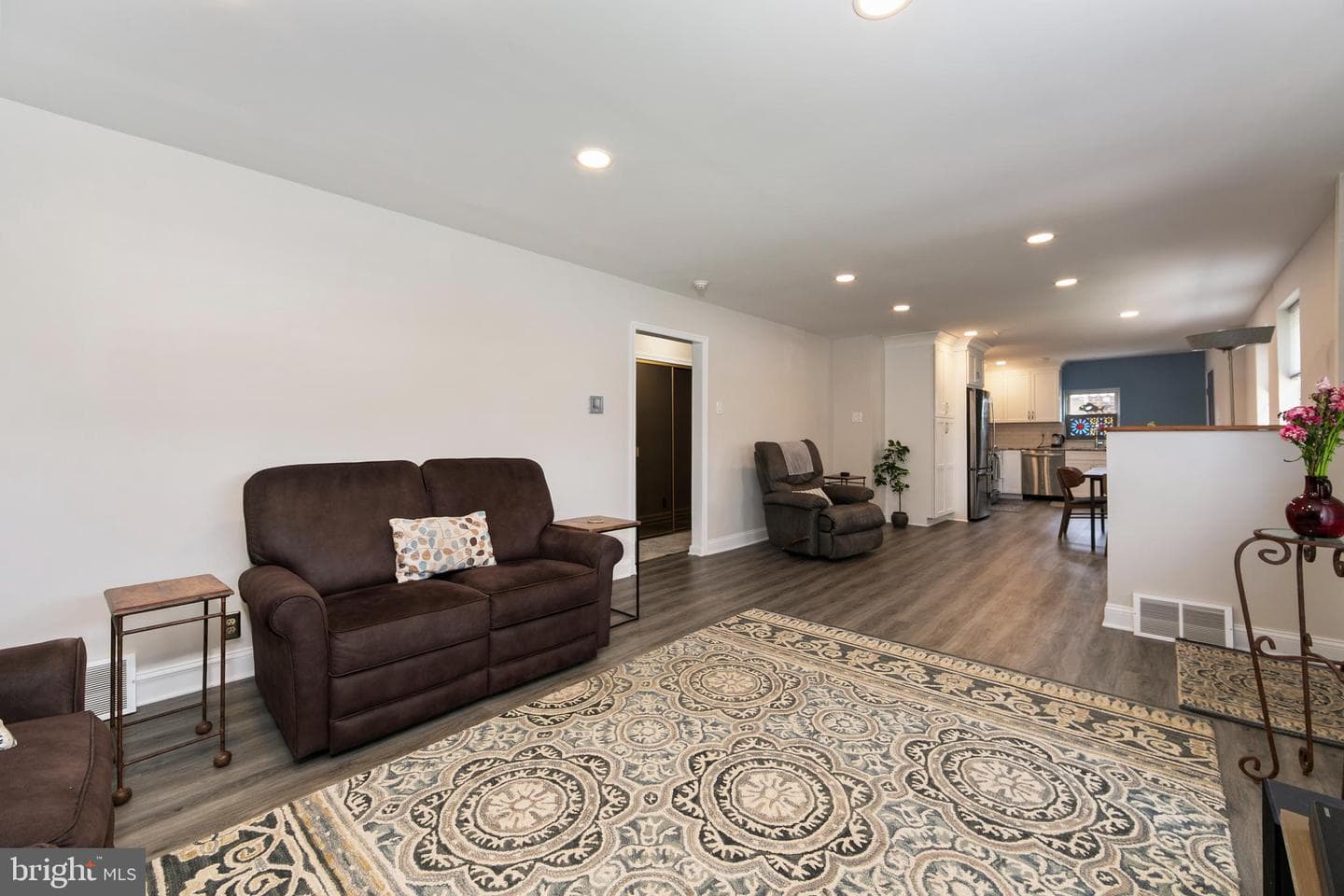 7703 Lister Street photo 5