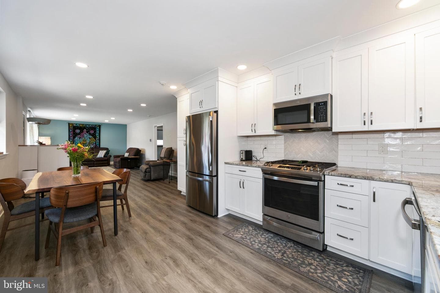 7703 Lister Street photo 9