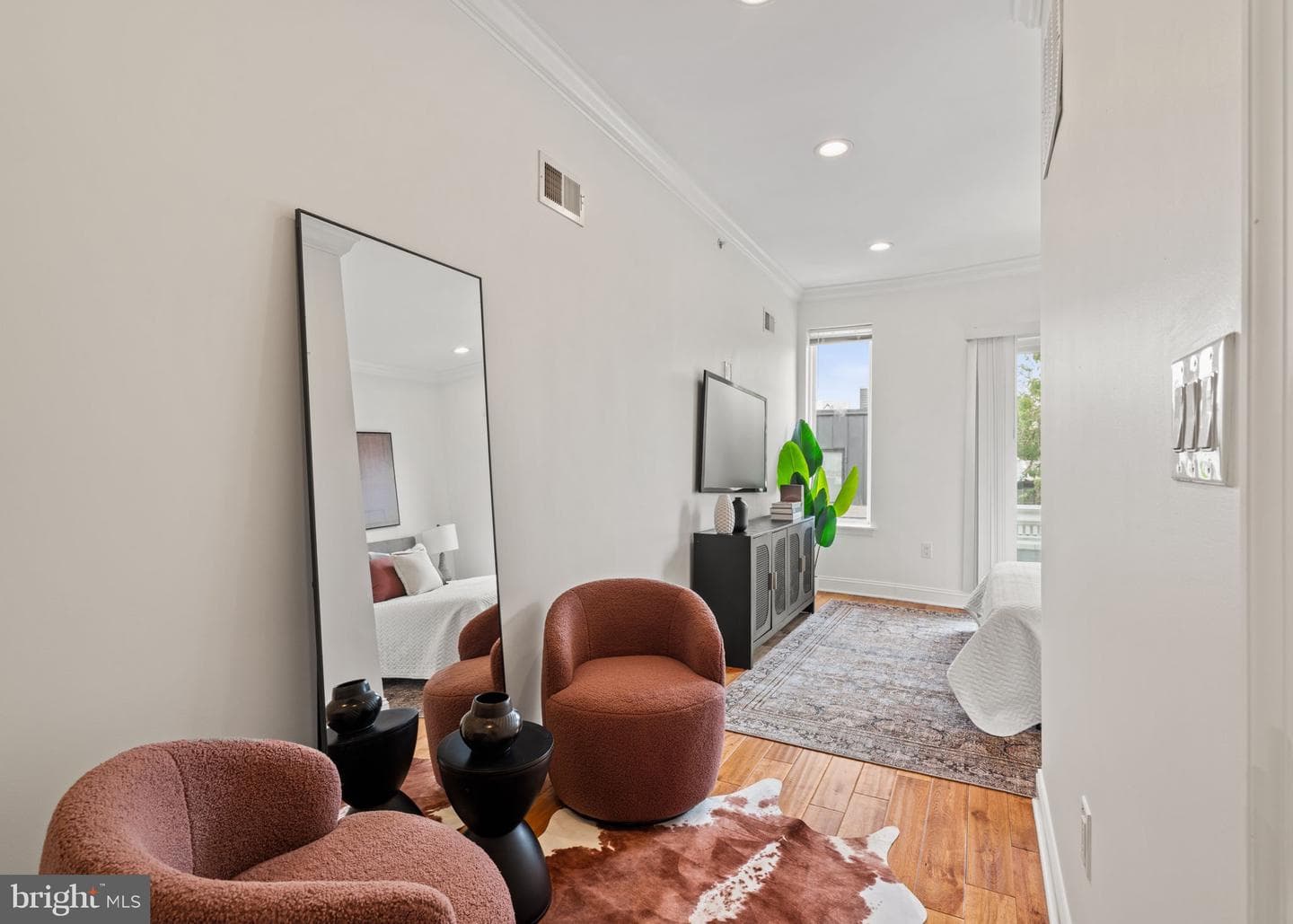 1450 N Dover Street photo 14