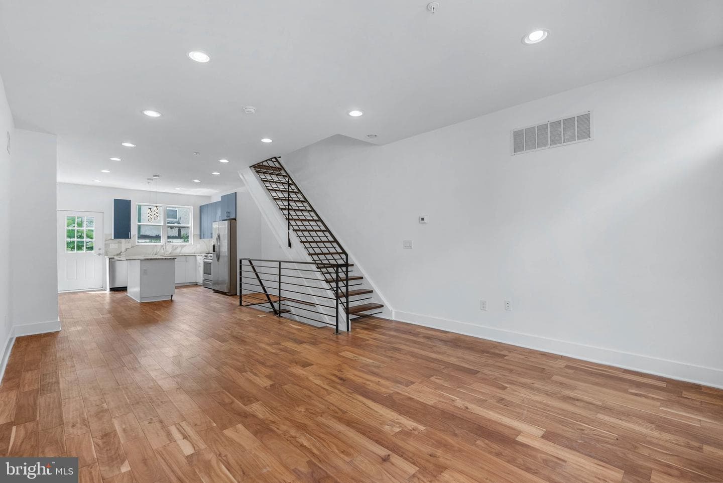 2242 N Howard Street, Philadelphia