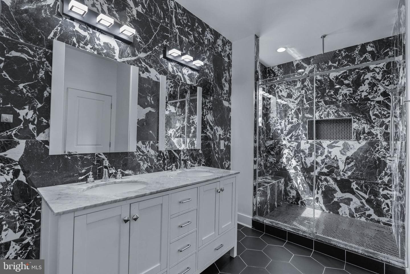 2242 N Howard Street photo 20