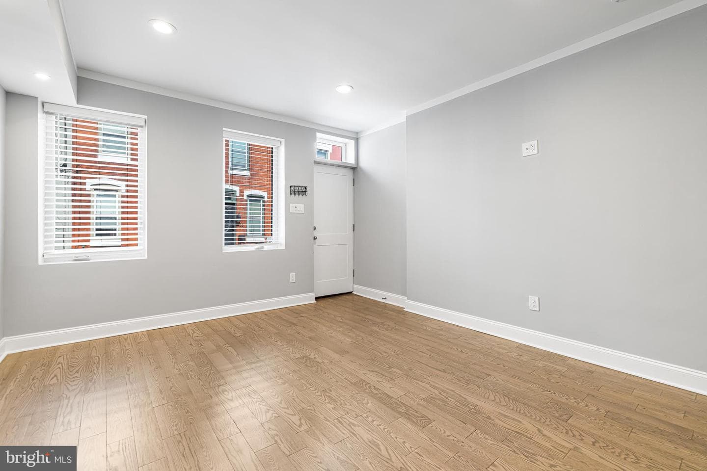 1141 S Dorrance Street photo 4