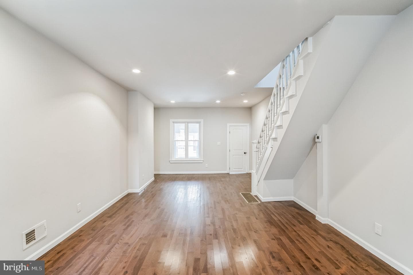 1328 S Wilton Street photo 4