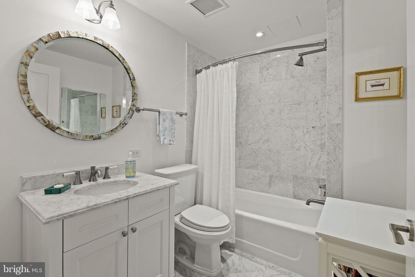 130 S 18th St # 607 photo 5