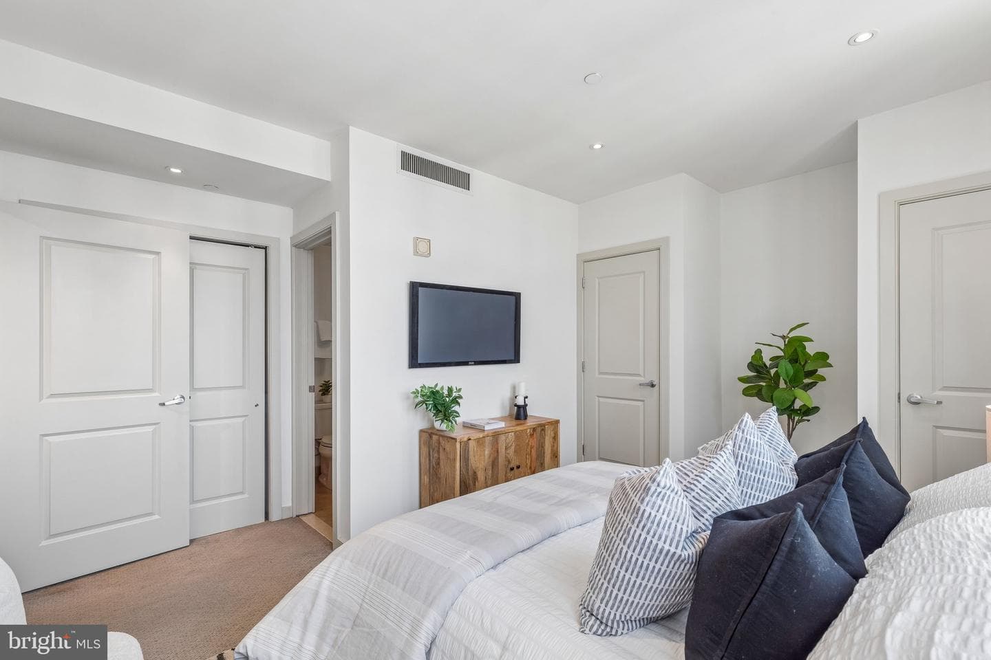 111 S 15th Street #2204 photo 18