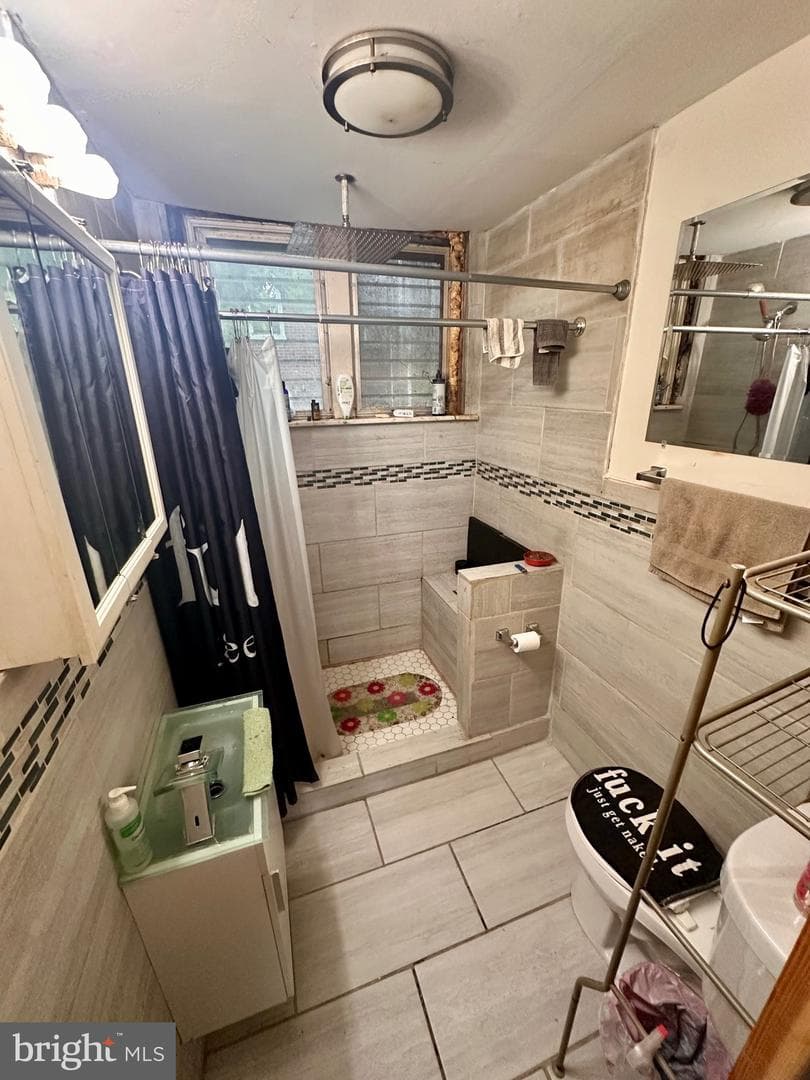 521 E Bringhurst Street photo 10