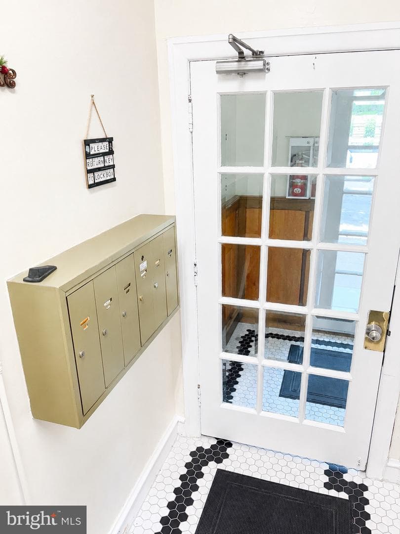 6138 Wayne Ave # 3, Philadelphia