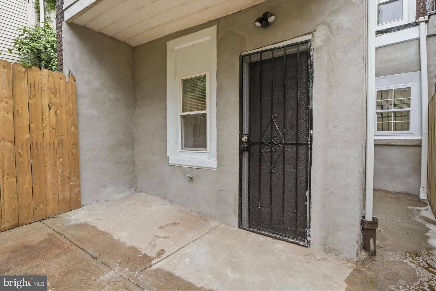 2357 N Beechwood Street photo 24