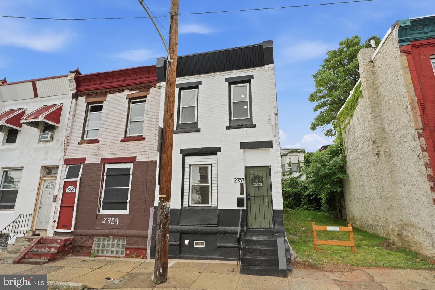 2357 N Beechwood Street photo 27