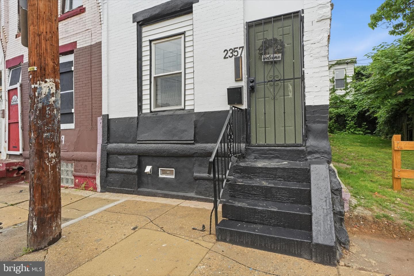 2357 N Beechwood Street photo 29