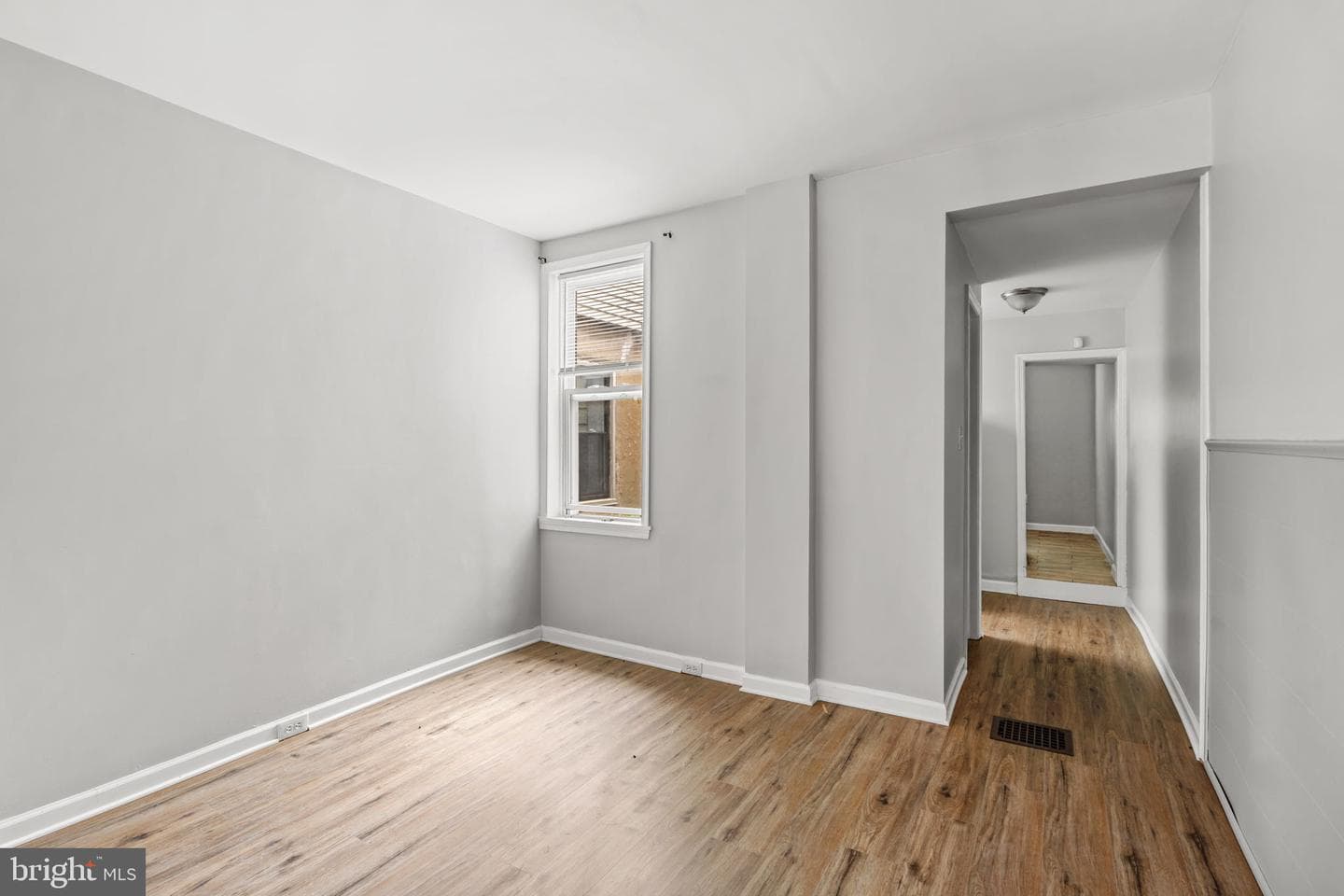 1918 E Firth St photo 9