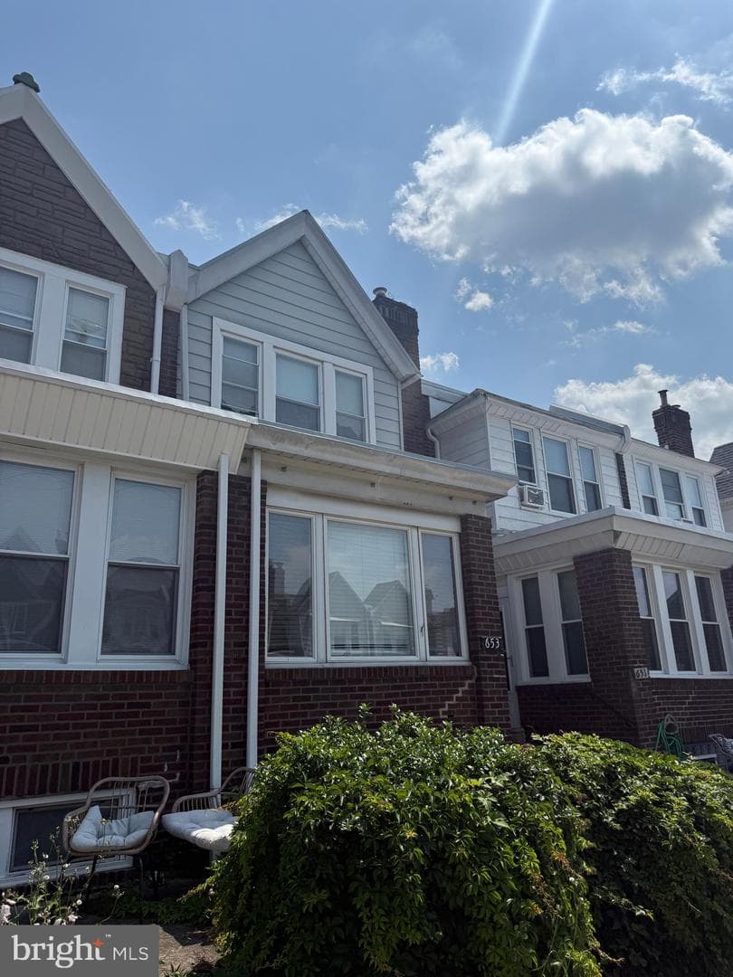653 Gerhard Street photo 48