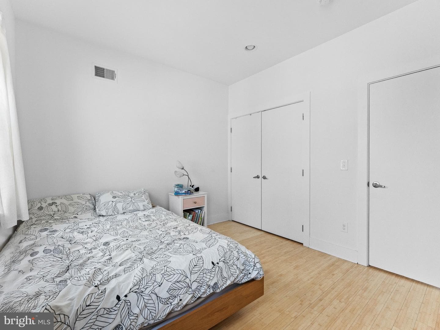 2034 Trenton Avenue photo 30