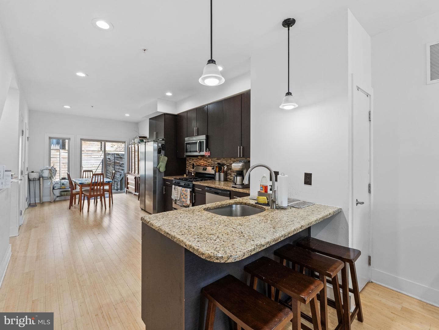 2034 Trenton Avenue photo 5