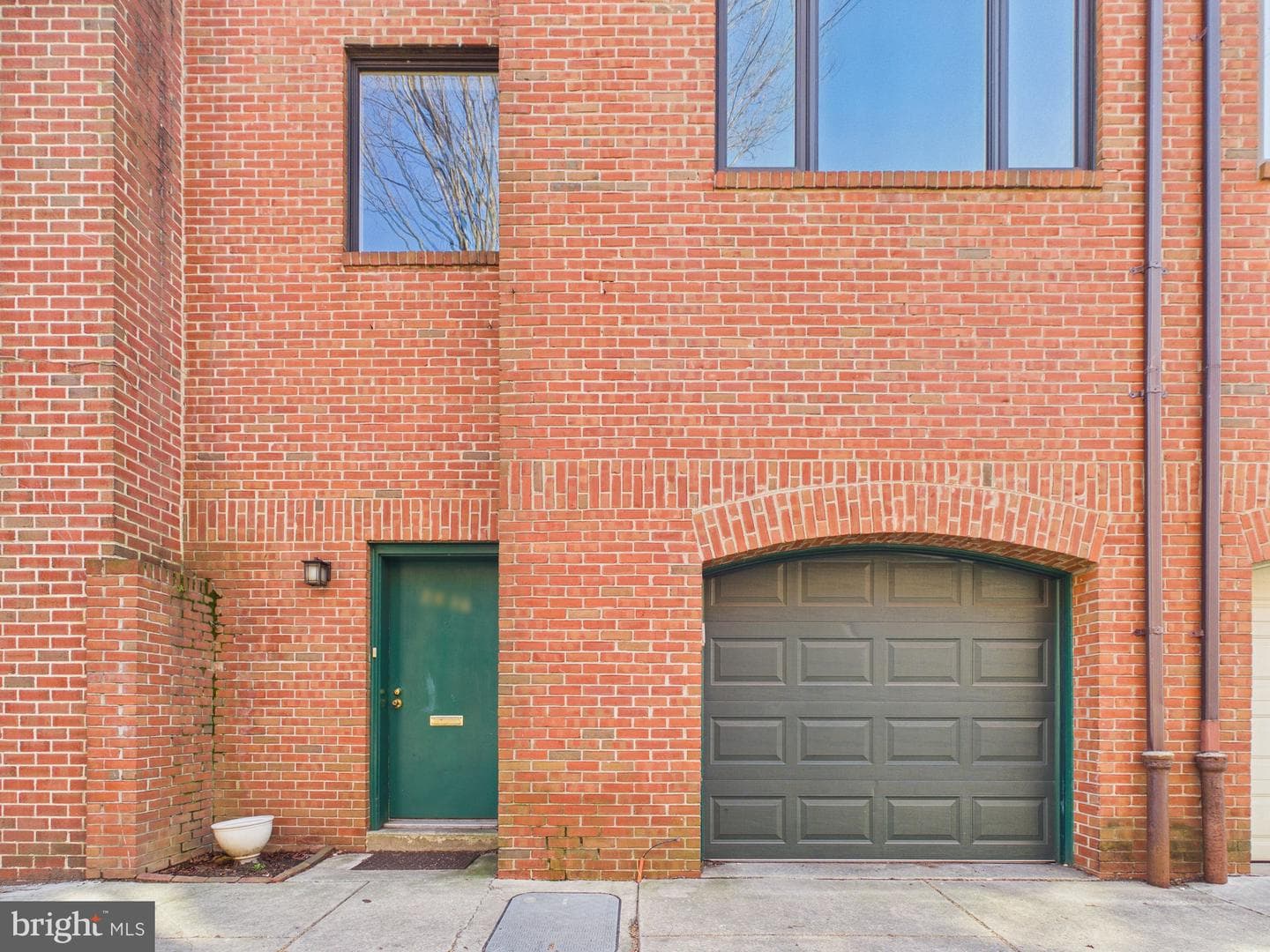 2036 Appletree Street photo 2