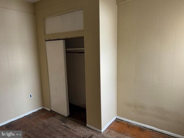 2425 S Rosewood Street photo 10