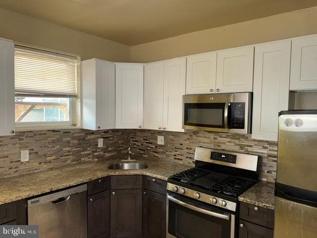 2425 S Rosewood Street photo 7