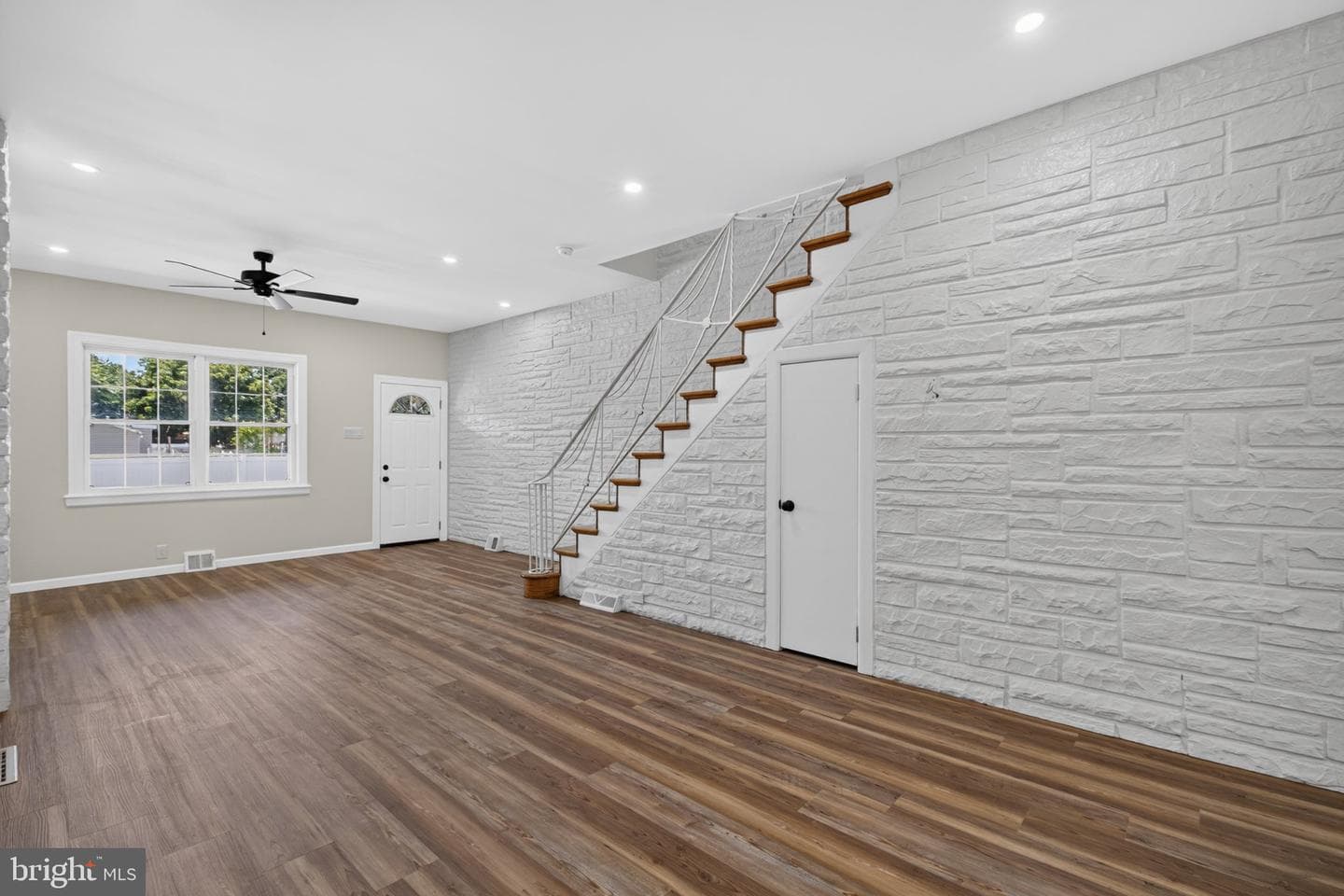 4727 Comly Street photo 5