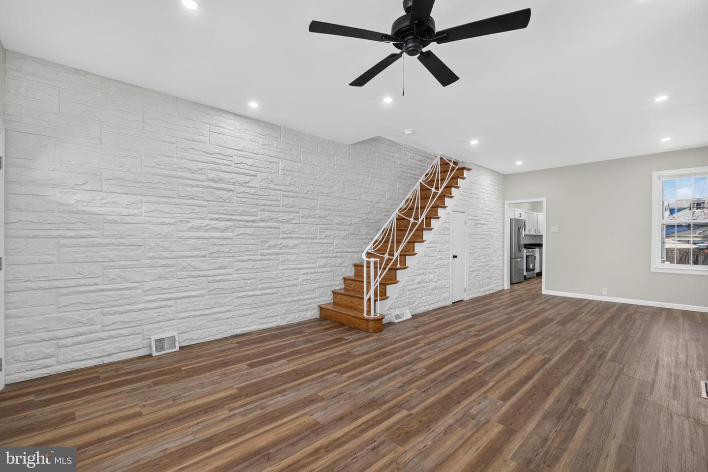 4727 Comly Street photo 6