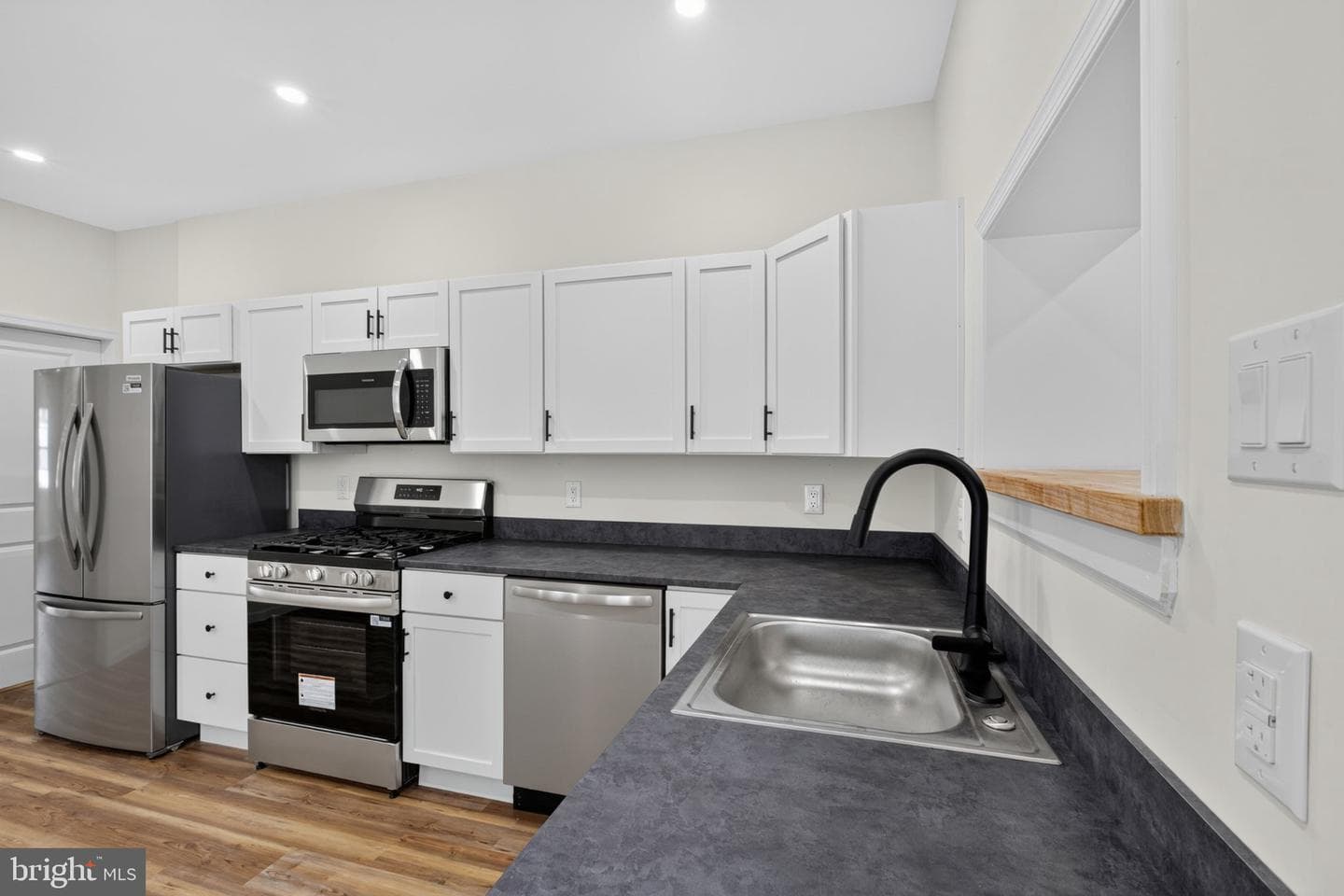 4727 Comly Street photo 9