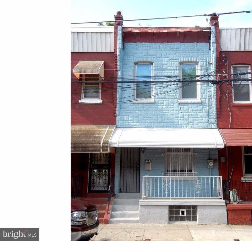 2522 W Montgomery Avenue, Philadelphia