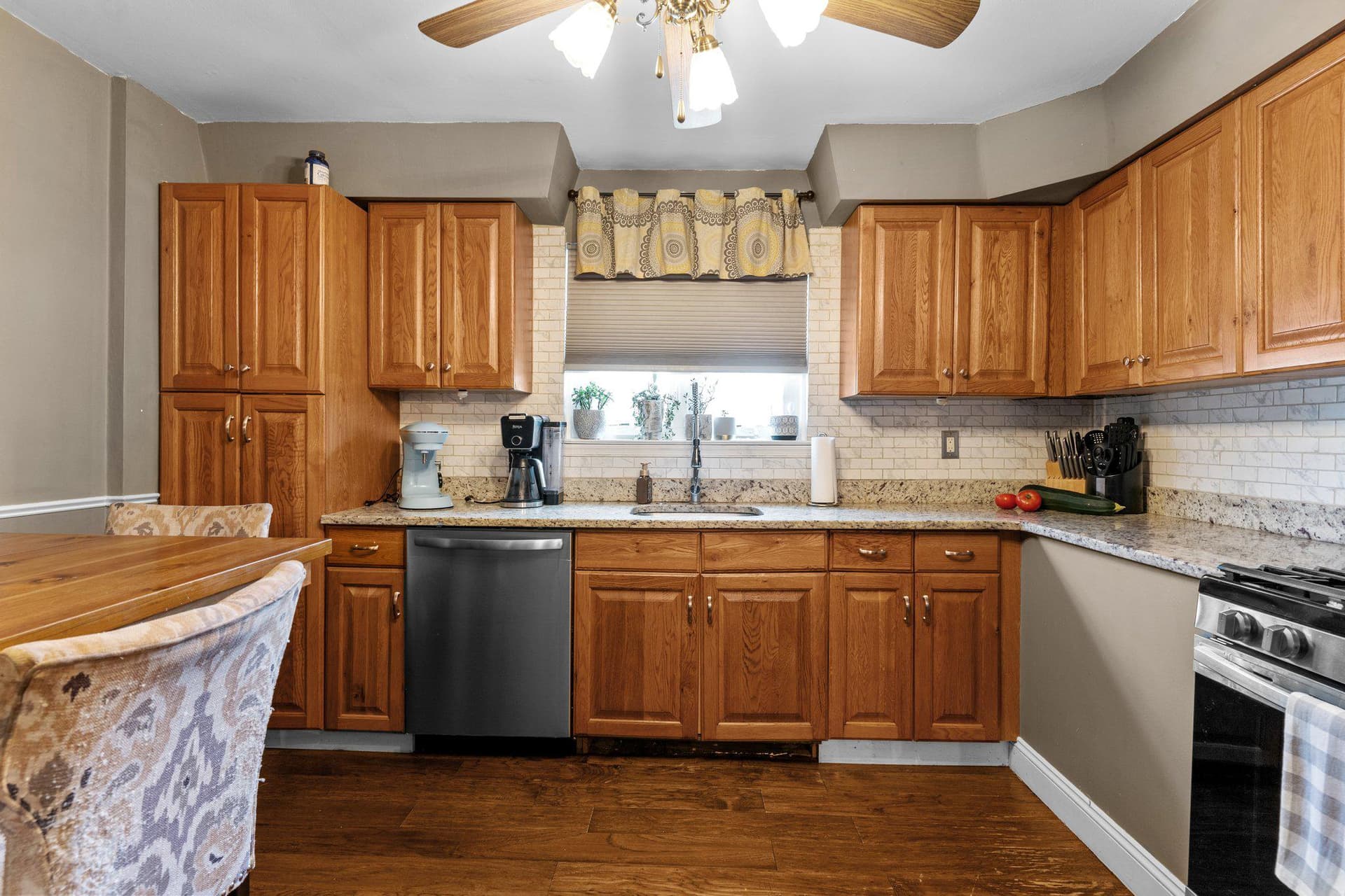 3670 Sussex Lane photo 5