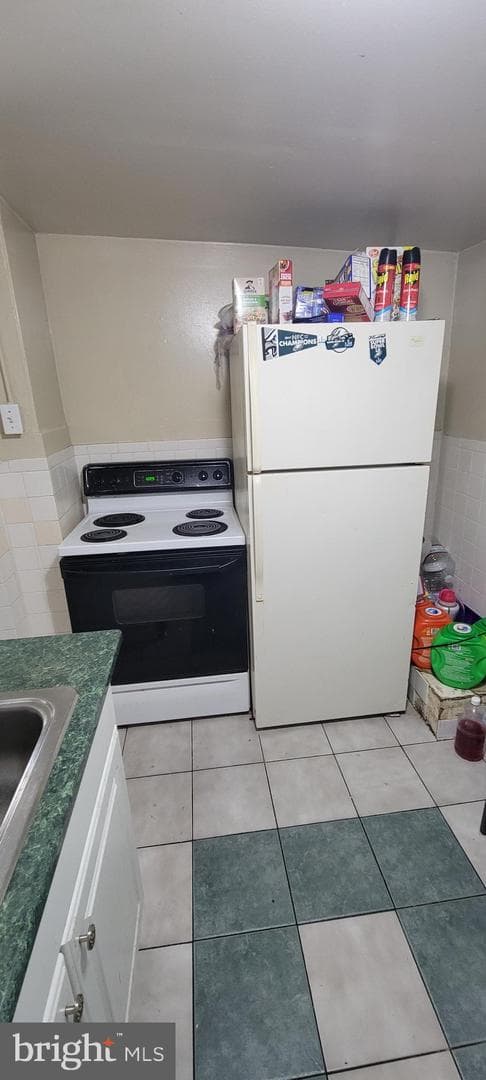 1501 E Cheltenham Avenue photo 8