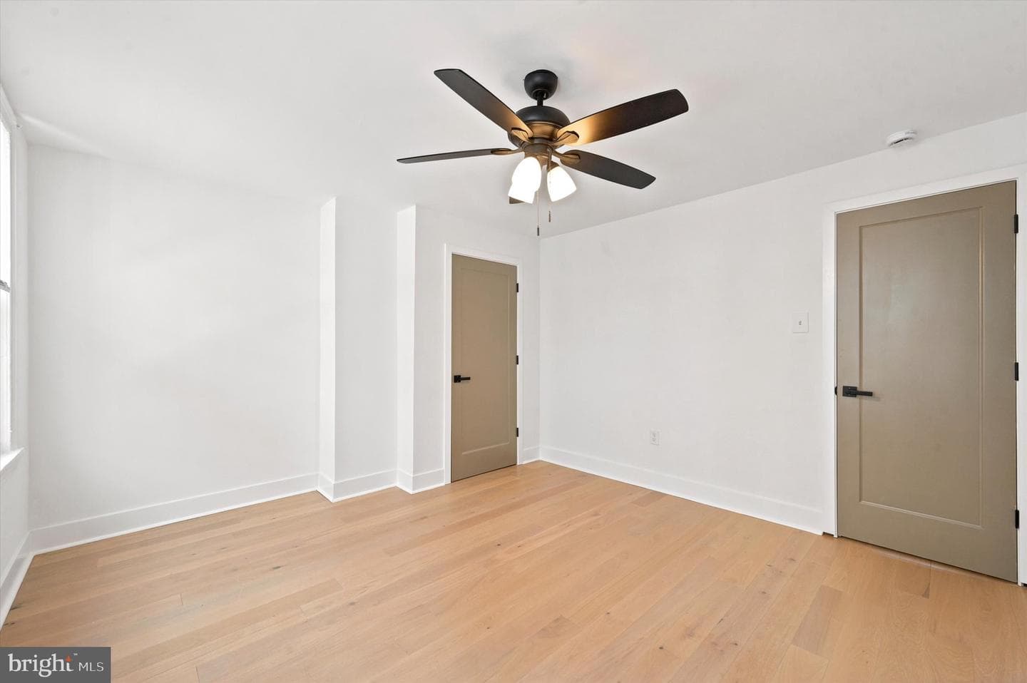636 Mcclellan Street photo 28