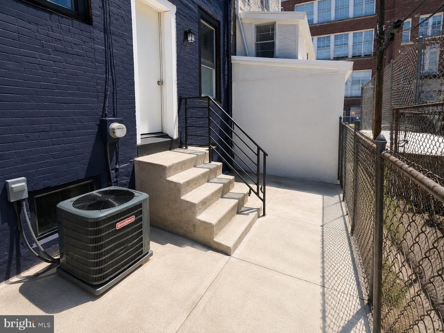 24 S Sickels Street photo 13