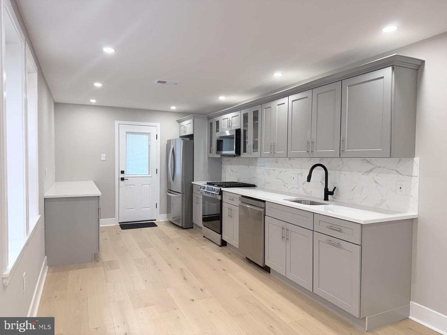 4940 Sansom Street photo 4